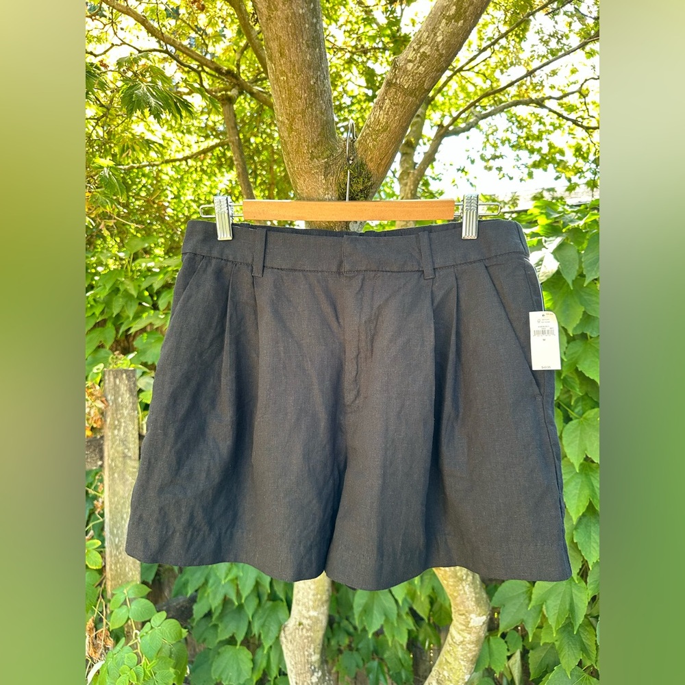 GAP Black Bermuda Shorts High-Waisted Tailored Design